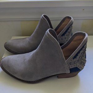 Lucky Brand grey suede booties with blue accent